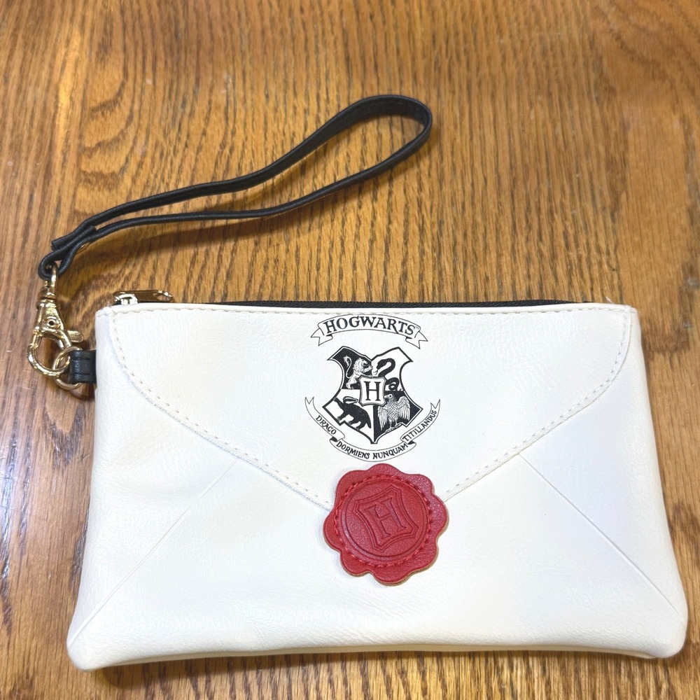 Harry Potter Hogwarts Acceptance Letter Wristlet Clutch Ivory Faux Leather‎ Bag